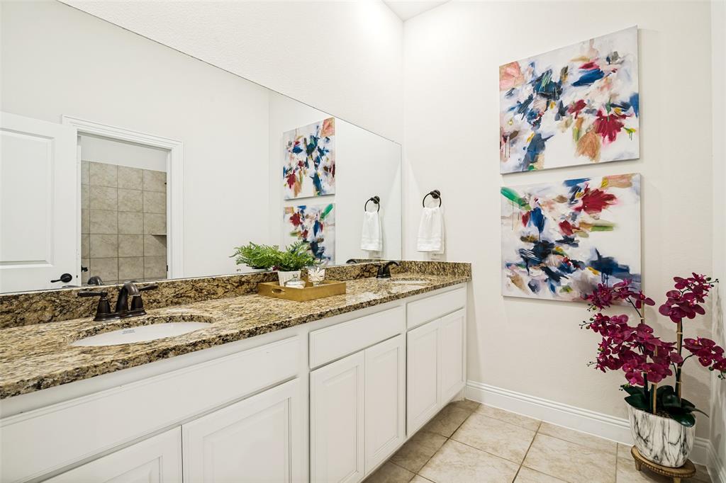 2618 Long Common Property Photo 18