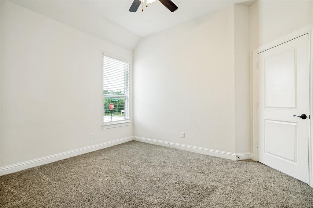 2618 Long Common Property Photo 19