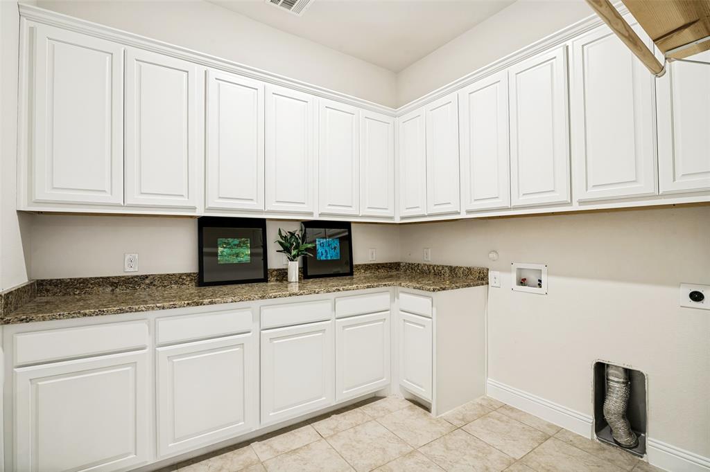 2618 Long Common Property Photo 20