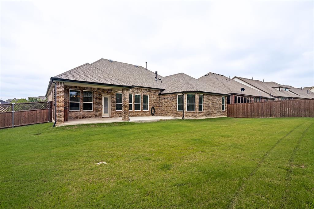 2618 Long Common Property Photo 23