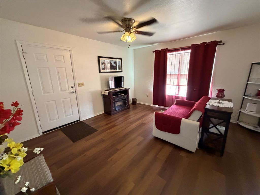 1101 N Stratton Street Property Photo 3