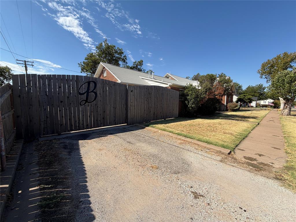 310 N Donald Street Property Photo 37