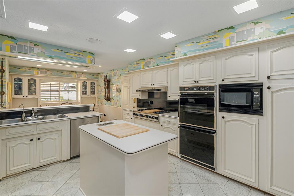 5531 Pebblebrook Drive Property Photo 12