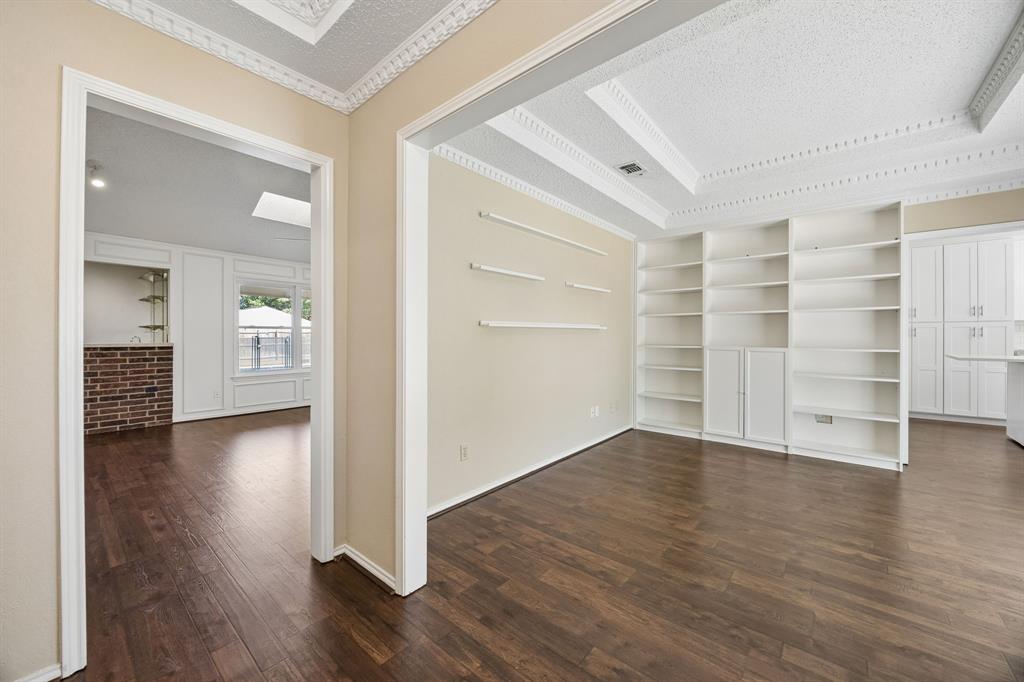 900 Rosewood Court Property Photo 2