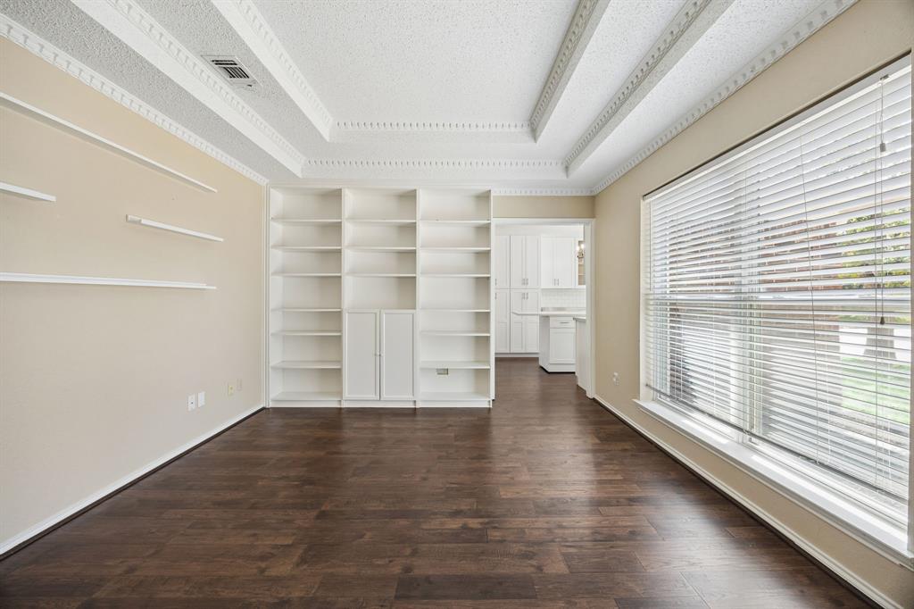 900 Rosewood Court Property Photo 3