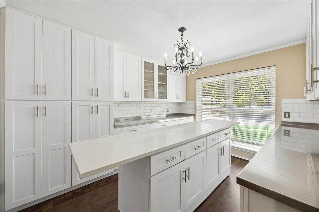900 Rosewood Court Property Photo 6