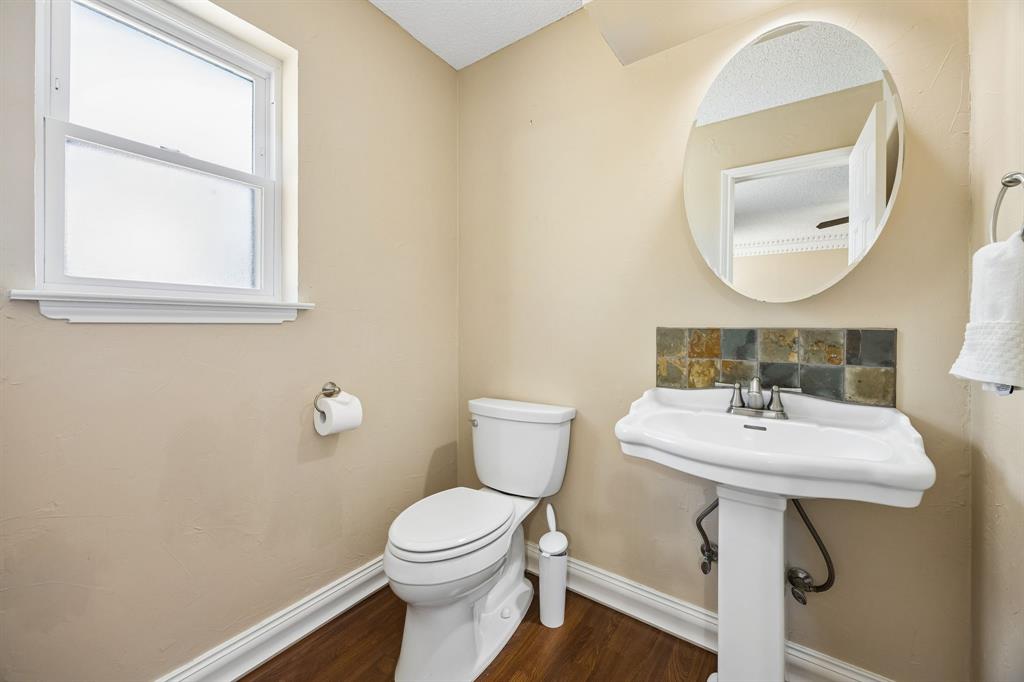 900 Rosewood Court Property Photo 11