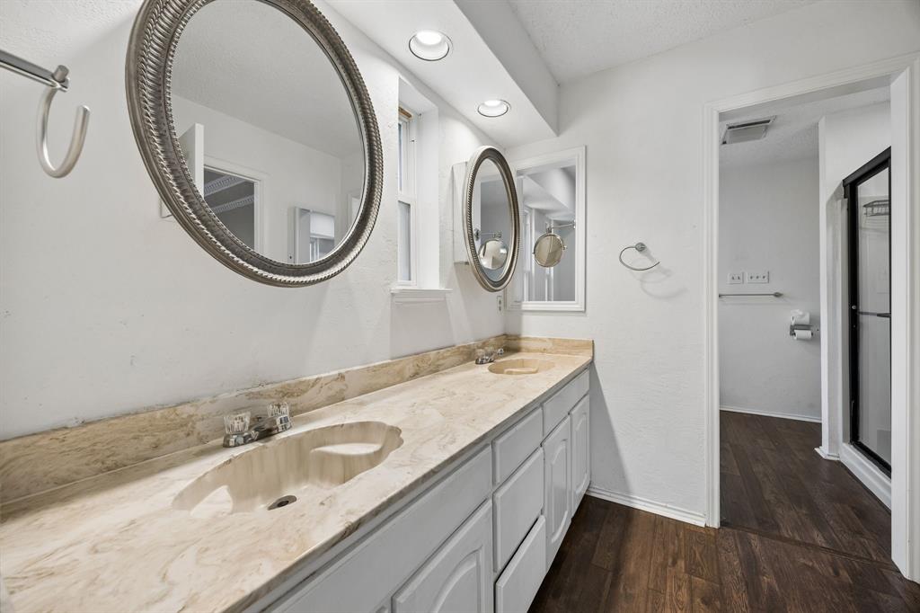 900 Rosewood Court Property Photo 13