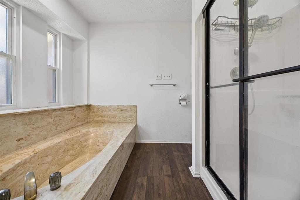 900 Rosewood Court Property Photo 14