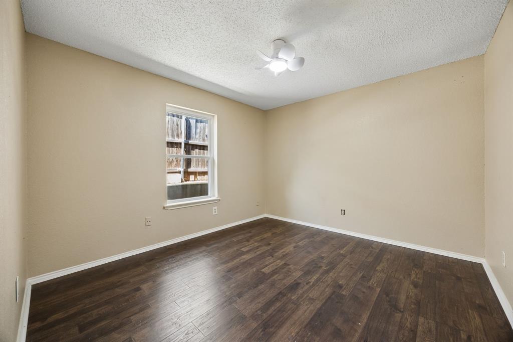900 Rosewood Court Property Photo 15