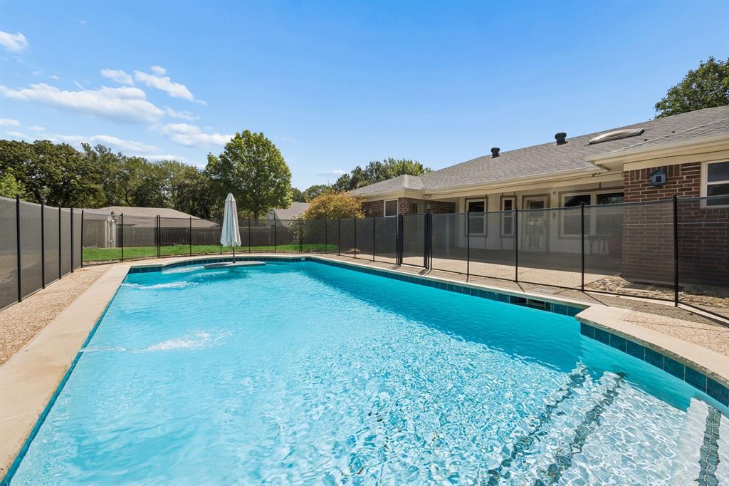 900 Rosewood Court Property Photo 19