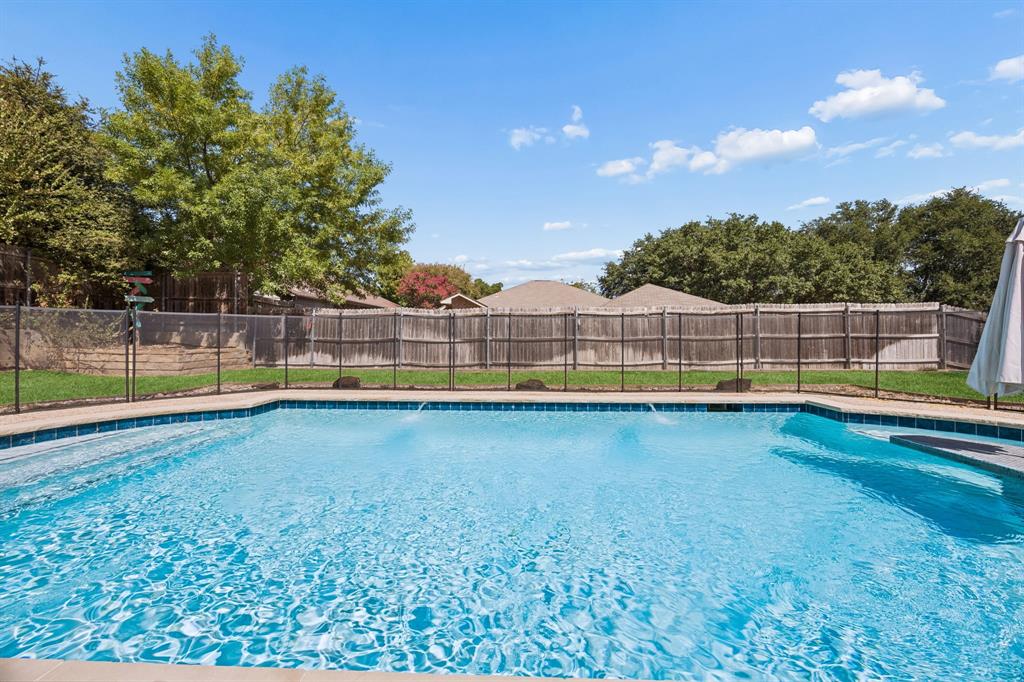 900 Rosewood Court Property Photo 20