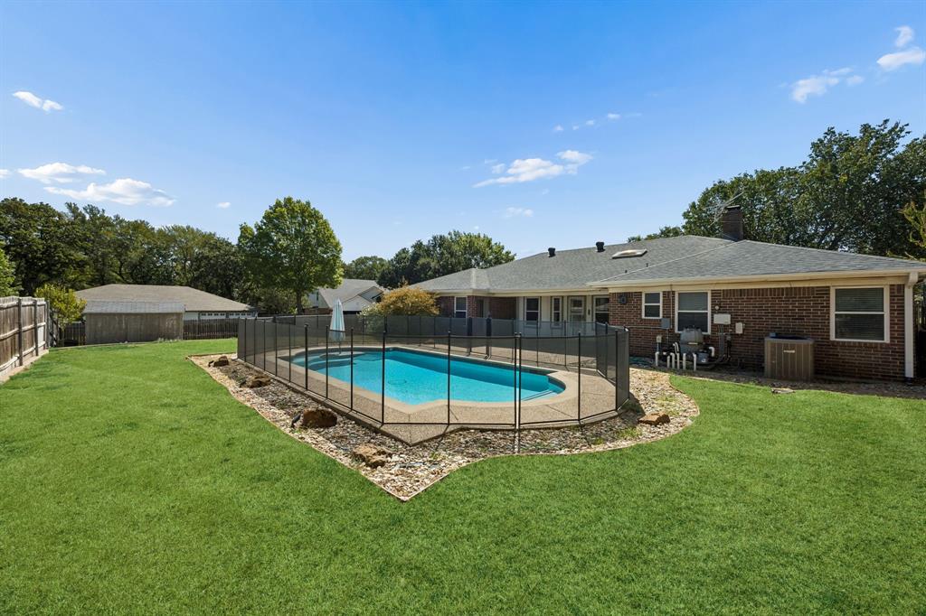 900 Rosewood Court Property Photo 21