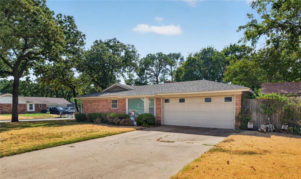 520 Circleview Drive Property Photo 3