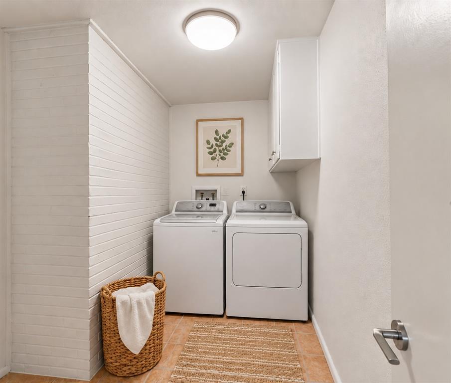 520 Circleview Drive Property Photo 12
