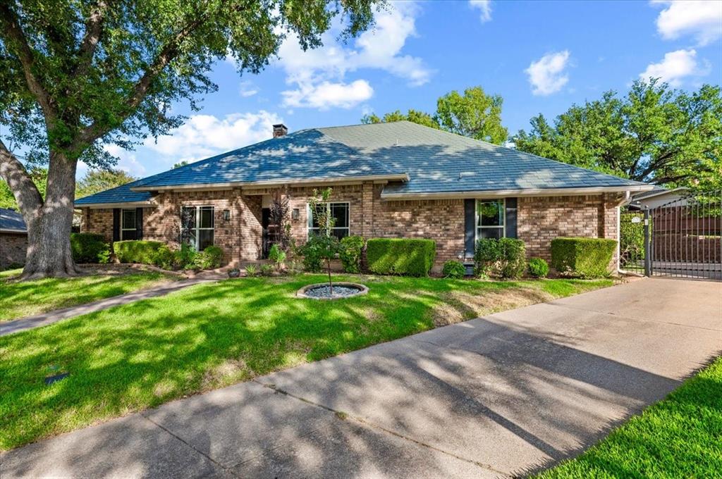 805 Shadycreek Court Property Photo 3