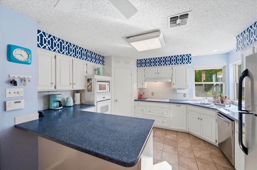 805 Shadycreek Court Property Photo 8