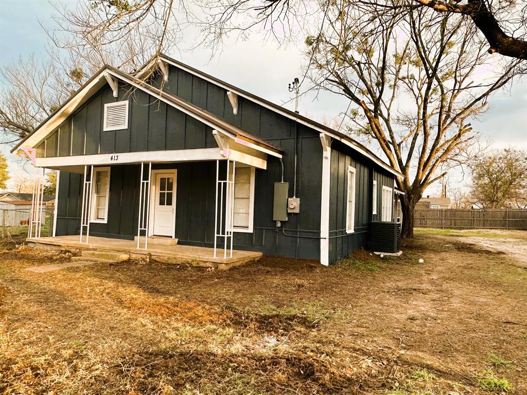 413 E 3rd Street Property Photo 1