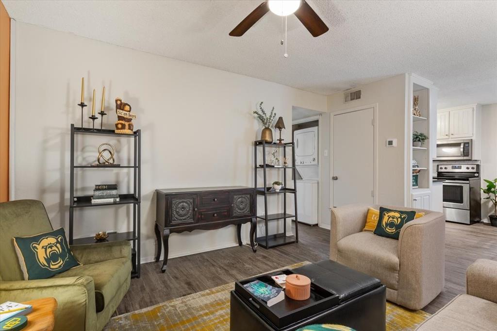 1214 Baylor Avenue 202 Property Photo 3