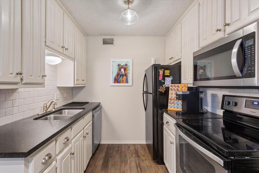 1214 Baylor Avenue 202 Property Photo 8