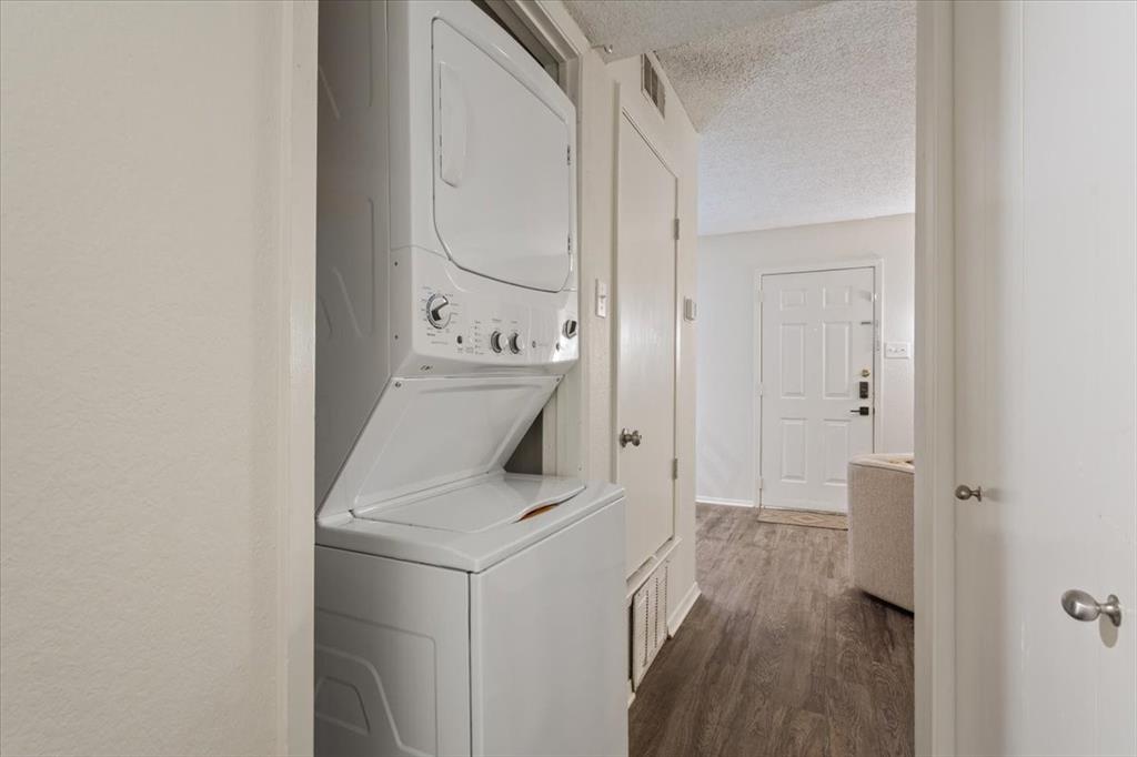 1214 Baylor Avenue 202 Property Photo 11