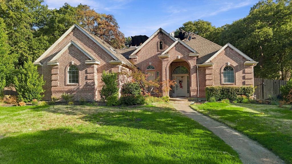 2806 Yorkshire Lane Property Photo 1