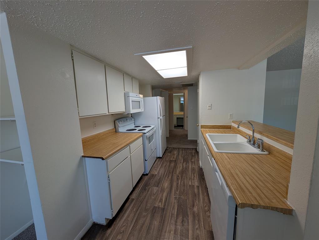 7431 Holly Hill Drive 204 Property Photo 5