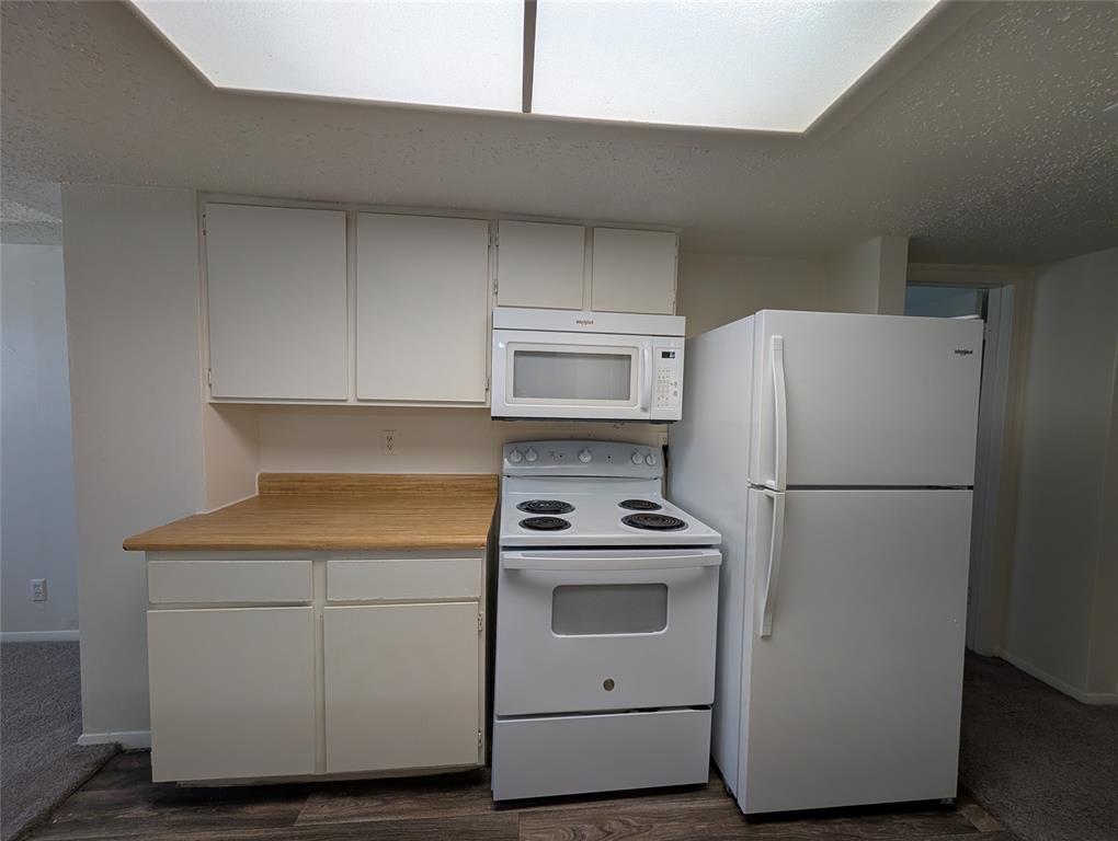 7431 Holly Hill Drive 204 Property Photo 7