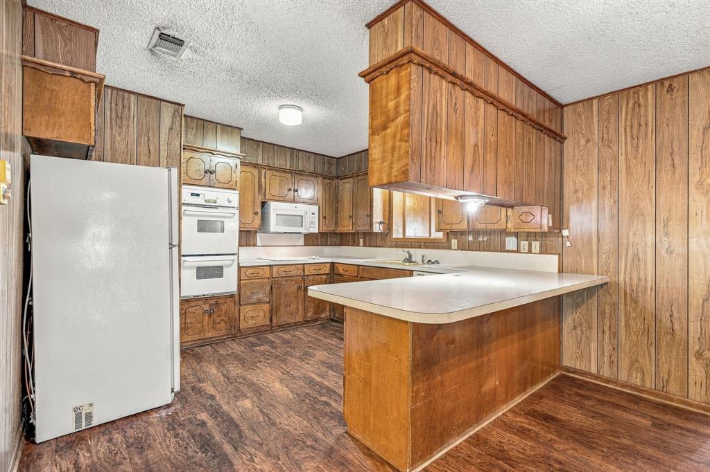 780 Highway 587 Property Photo 9