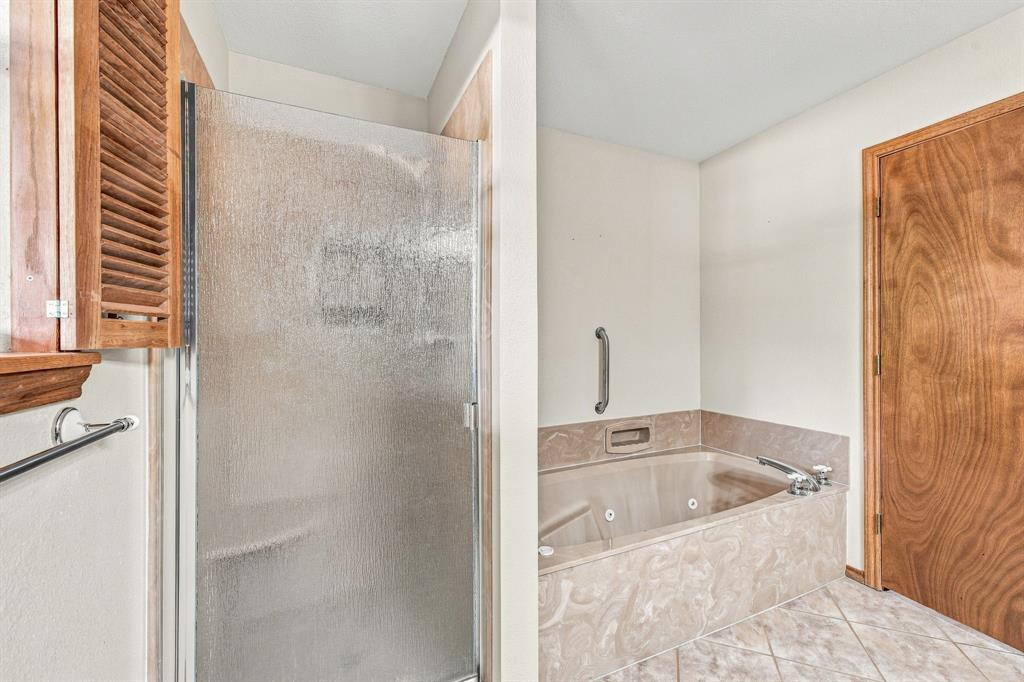 780 Highway 587 Property Photo 15