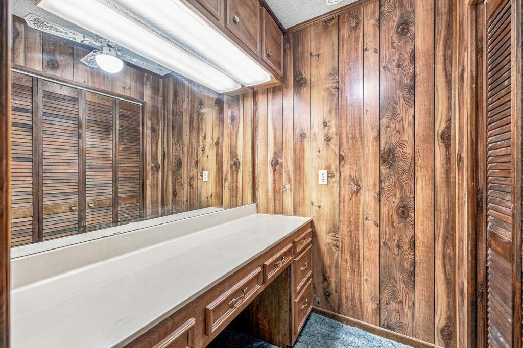780 Highway 587 Property Photo 18