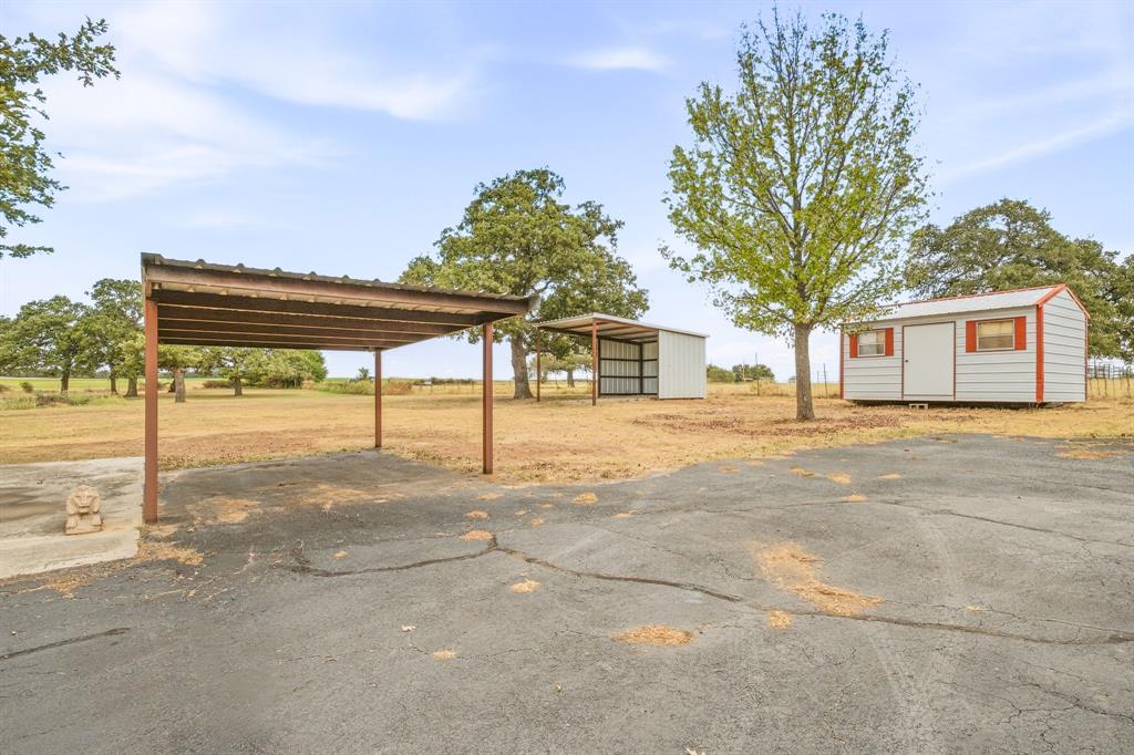 780 Highway 587 Property Photo 28