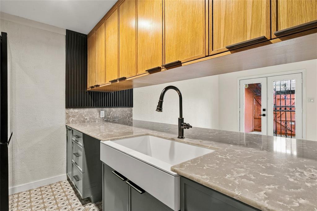 7125 Fair Oaks Avenue 12 Property Photo 1