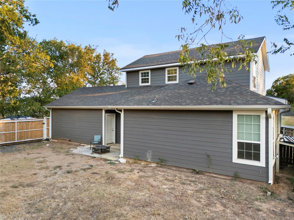 406 William Street Property Photo 4