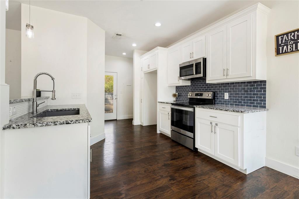 406 William Street Property Photo 14