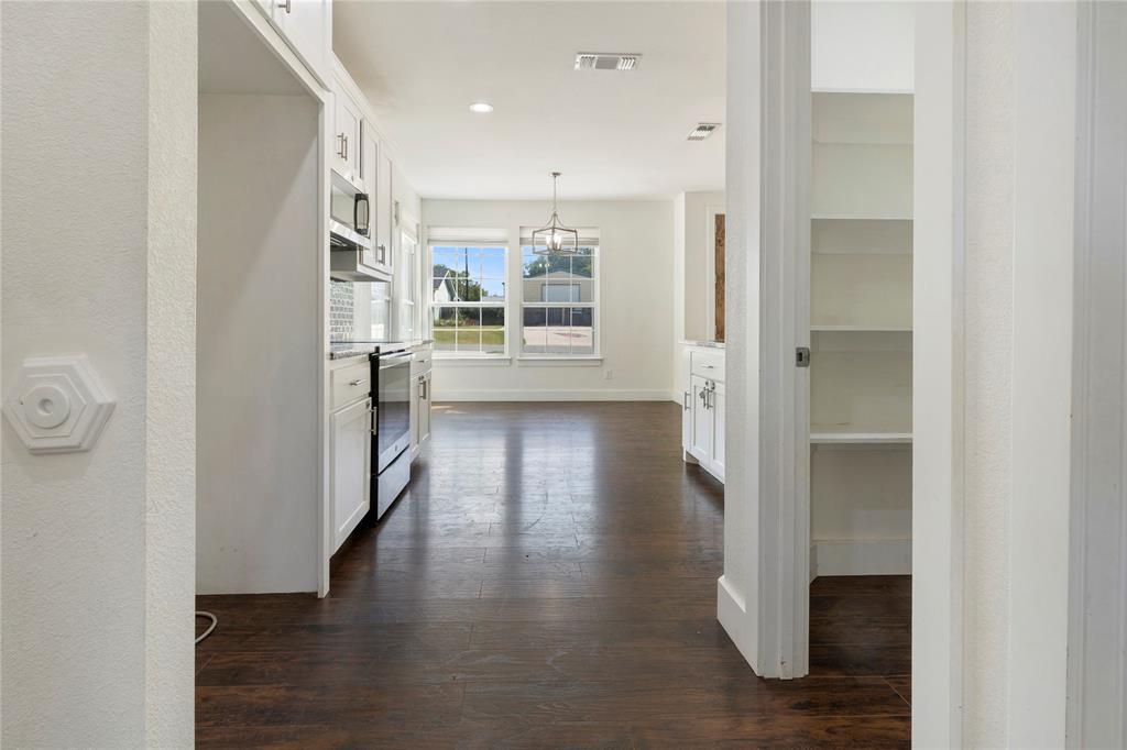 406 William Street Property Photo 18