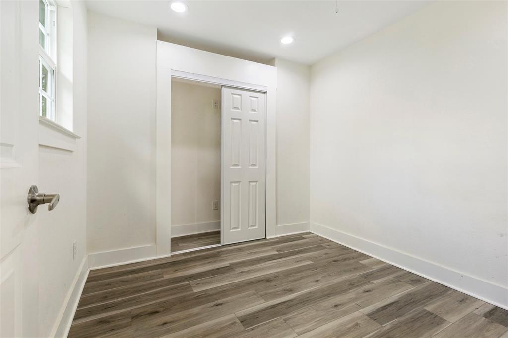 406 William Street Property Photo 27