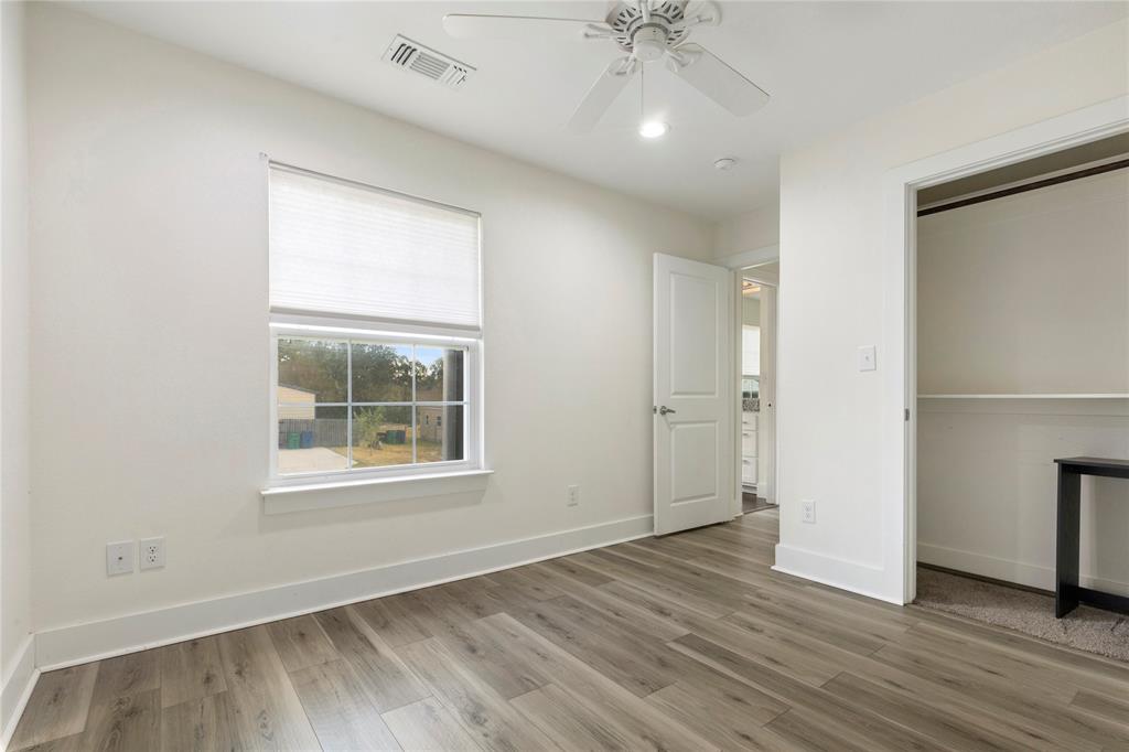 406 William Street Property Photo 32