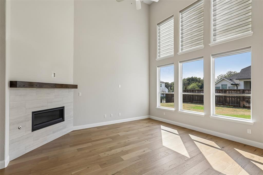 1128 Berkshire Way Property Photo 5