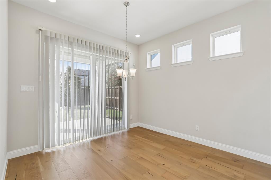 1128 Berkshire Way Property Photo 24