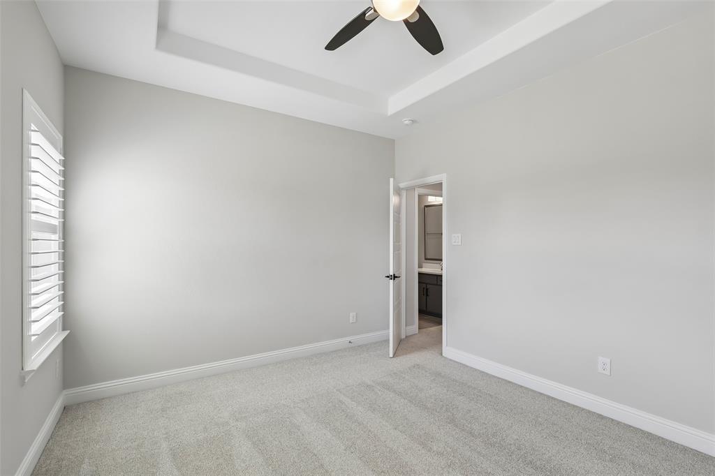 1128 Berkshire Way Property Photo 28