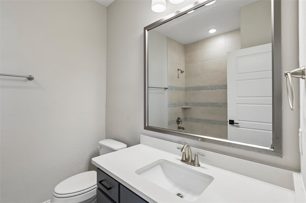 1128 Berkshire Way Property Photo 30