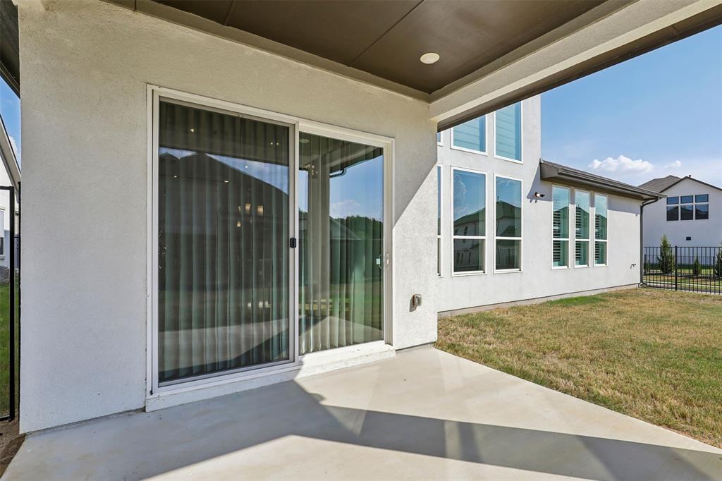 1128 Berkshire Way Property Photo 35