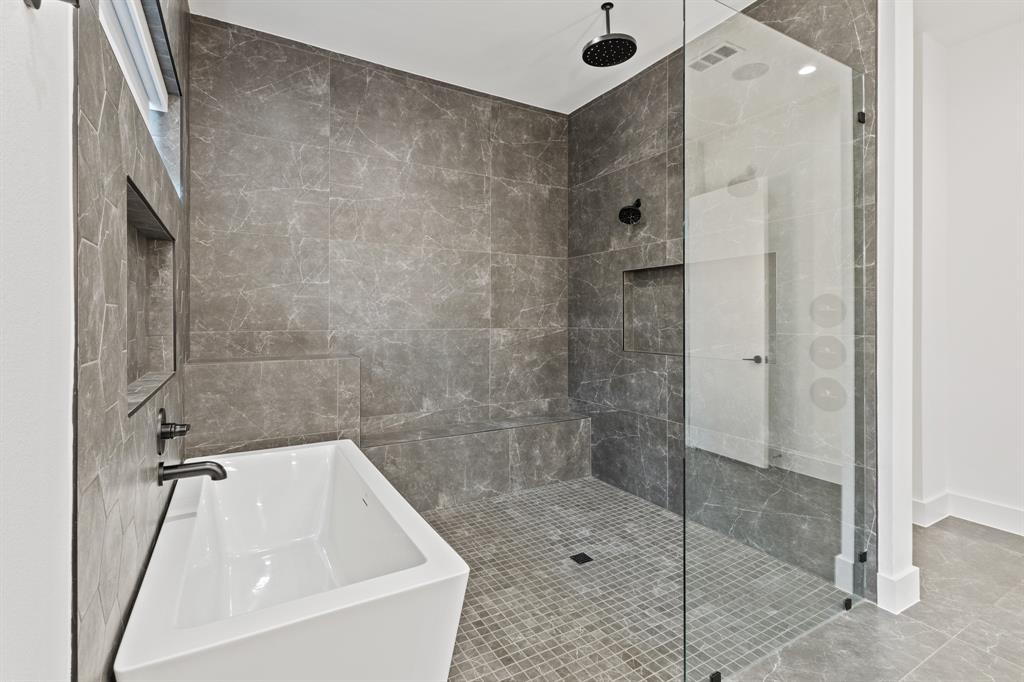 9816 Mixon Drive Property Photo 16