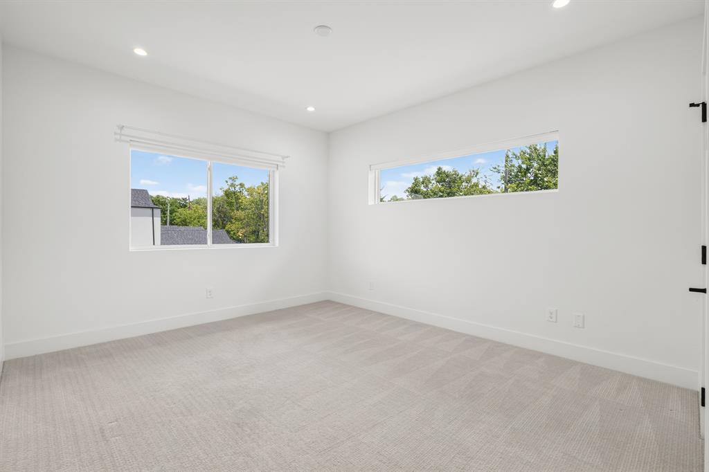 9816 Mixon Drive Property Photo 28