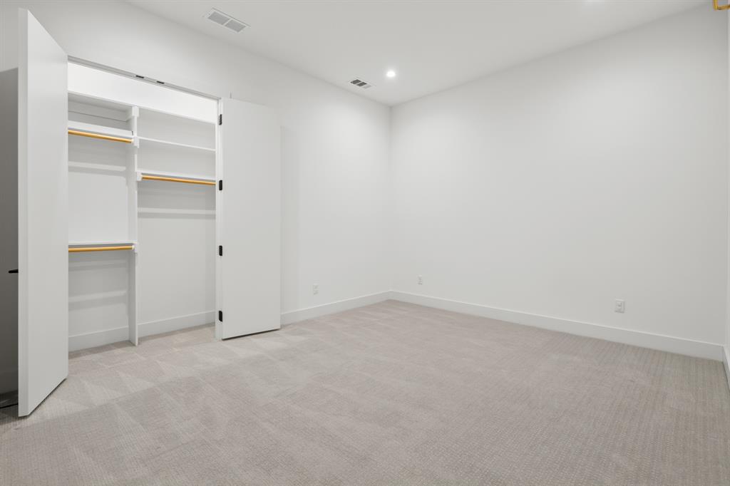 9816 Mixon Drive Property Photo 31
