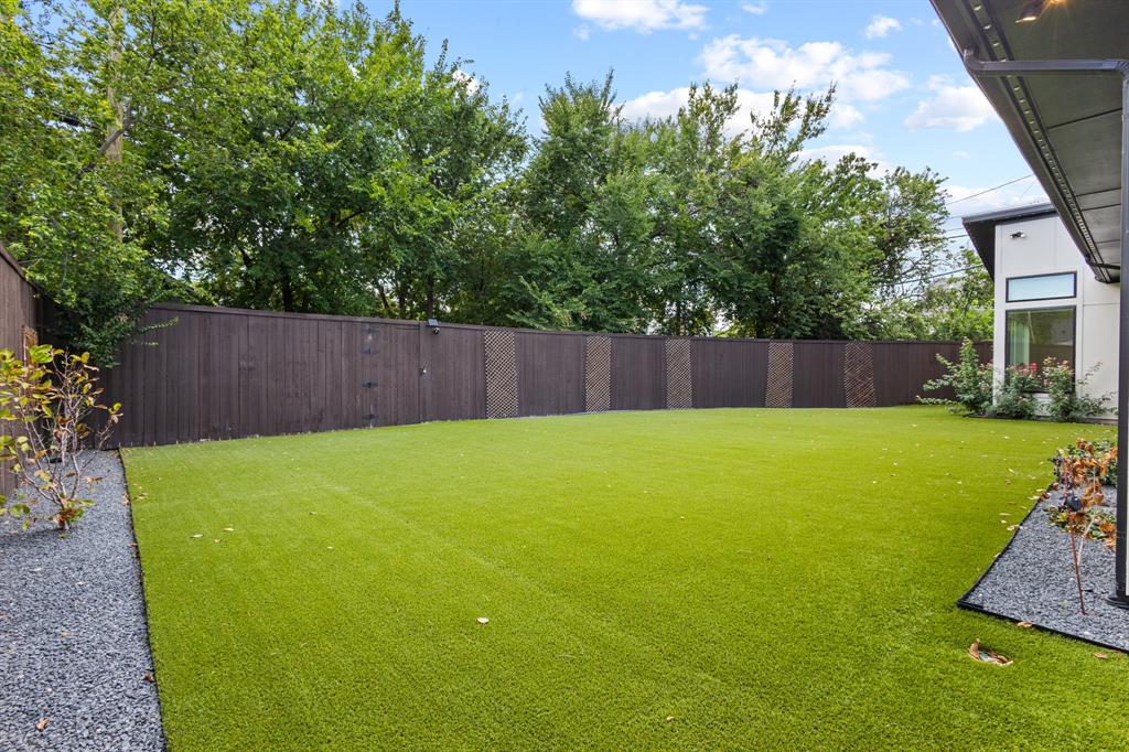 9816 Mixon Drive Property Photo 33