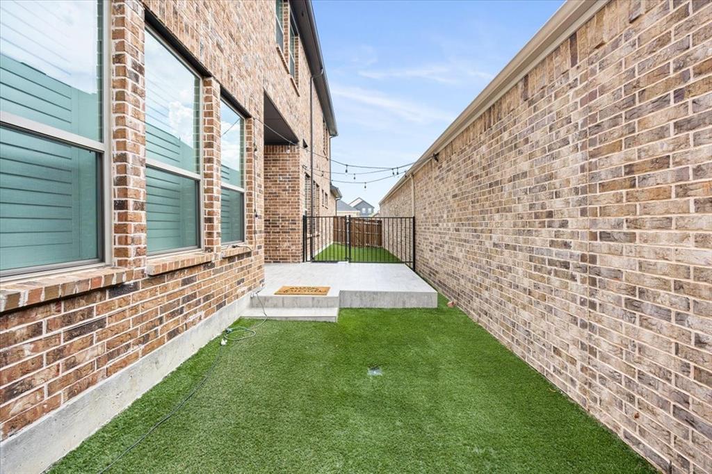 12905 Yale Court Property Photo 34