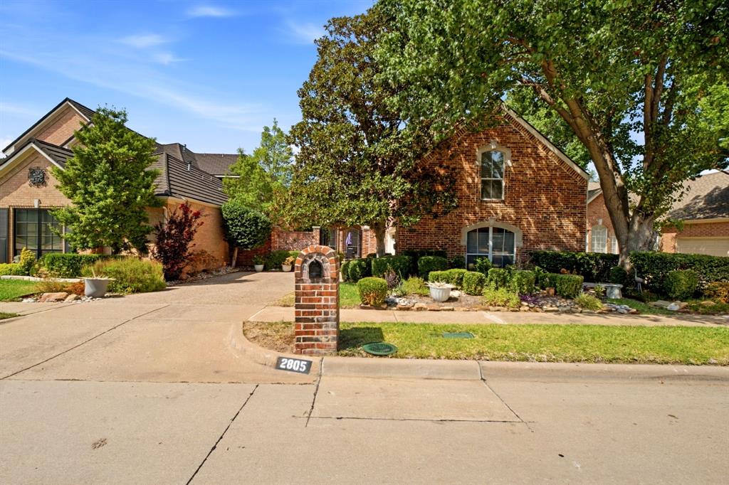2805 Prestonwood Drive Property Photo 2