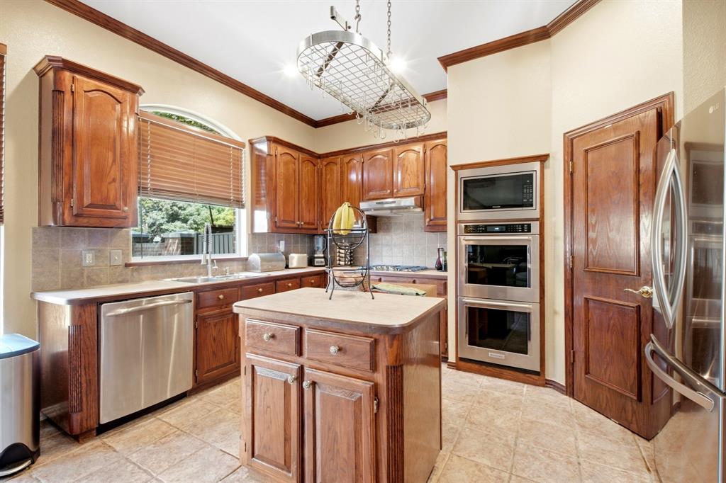 2805 Prestonwood Drive Property Photo 6